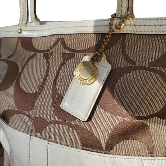 Coach Signature Canvas Tote White Leather Detail w/ Hangtag - Picture 3 of 8
